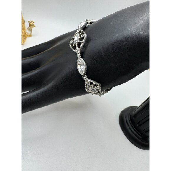 Givenchy Swarovski Crystal Teardrop Necklace And Bracelet Silver Tone Set - Picture 5 of 12